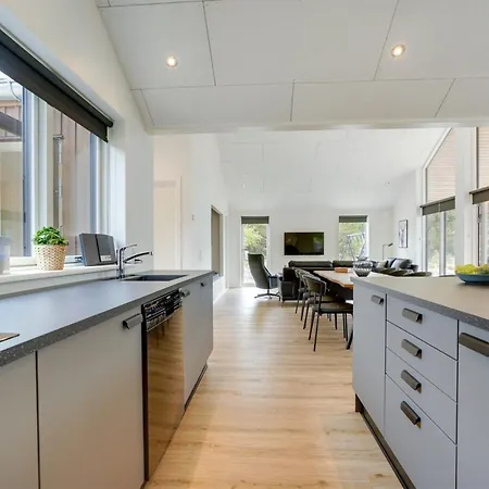 Ferienhaus Heidi - 1km From The Sea By Interhome *
